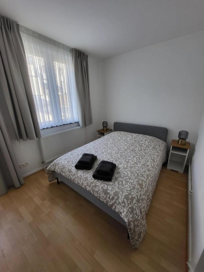 Studio Alicia, Idealement Situe Etterbeek ภายนอก รูปภาพ