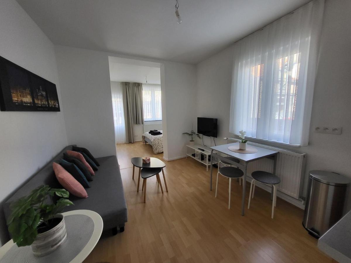 Studio Alicia, Idealement Situe Etterbeek ภายนอก รูปภาพ