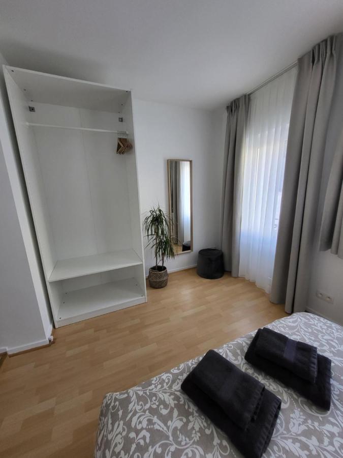 Studio Alicia, Idealement Situe Etterbeek ภายนอก รูปภาพ